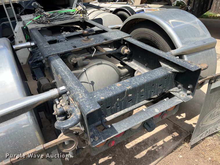 image for item DF5010 2007 Mack CXN 612  semi truck