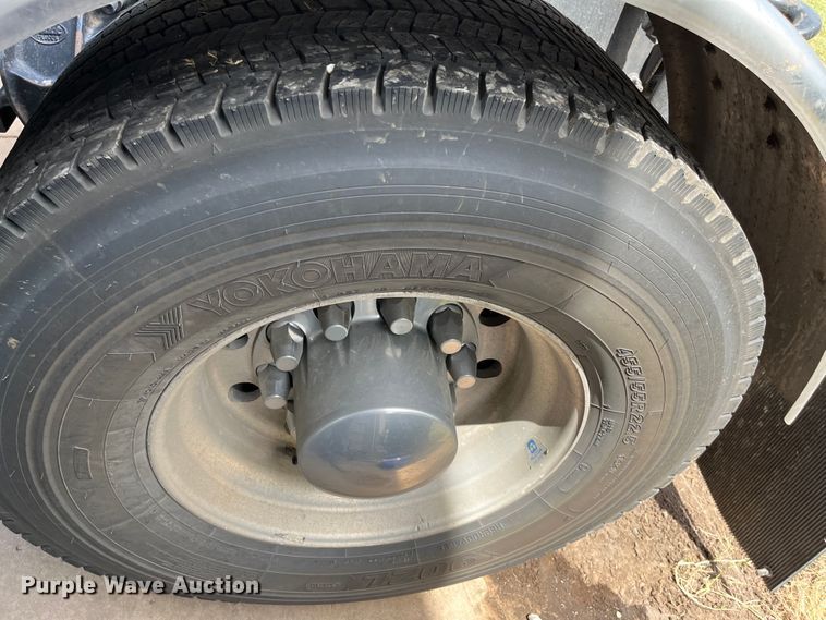 image for item DF5010 2007 Mack CXN 612  semi truck