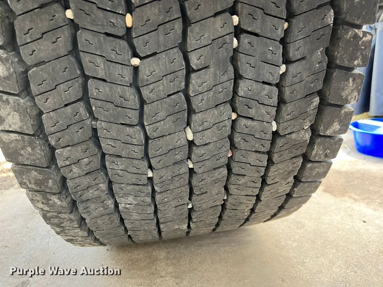 image for item DF5010 2007 Mack CXN 612  semi truck