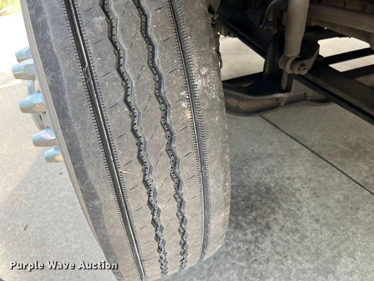 image for item DF5010 2007 Mack CXN 612  semi truck