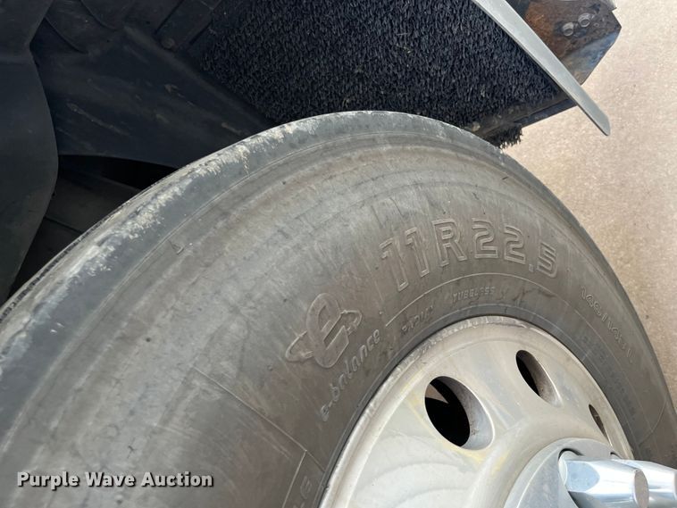 image for item DF5010 2007 Mack CXN 612  semi truck