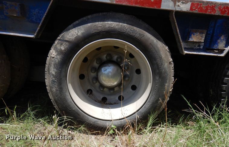 image for item DJ0819 2001 Atoka  oilfield trailer