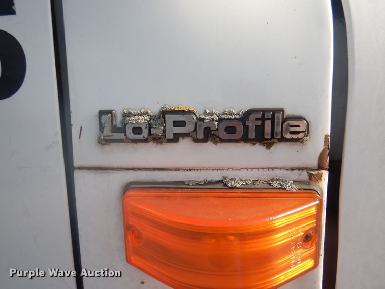 image for item DJ3844 2001 International 4700  truck cab and chassis