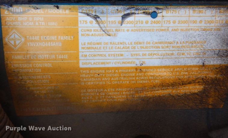 image for item DJ3844 2001 International 4700  truck cab and chassis