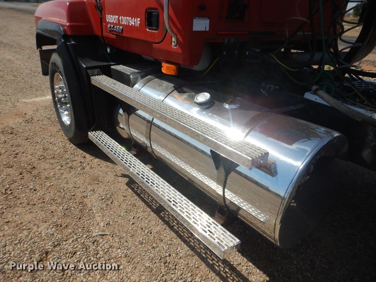 image for item DJ8968 1999 Mack CL700  semi truck