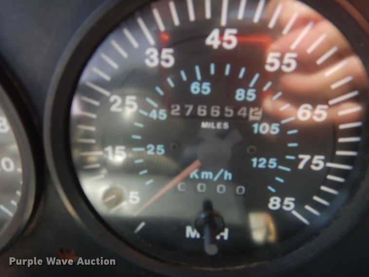 image for item DJ8968 1999 Mack CL700  semi truck