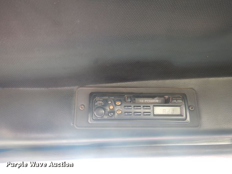 image for item DJ8968 1999 Mack CL700  semi truck