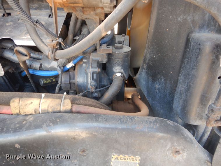 image for item DJ8968 1999 Mack CL700  semi truck