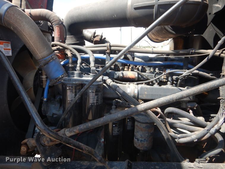 image for item DJ8968 1999 Mack CL700  semi truck