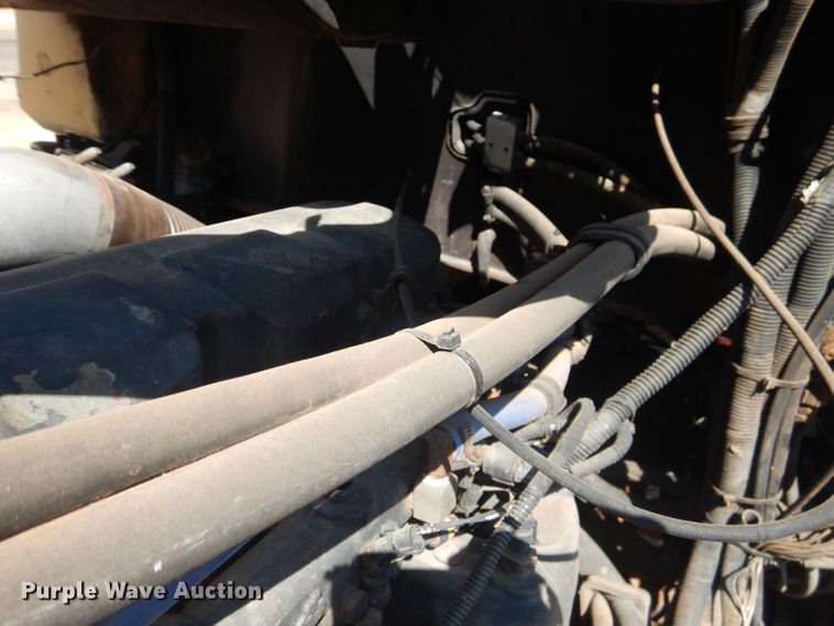 image for item DJ8968 1999 Mack CL700  semi truck