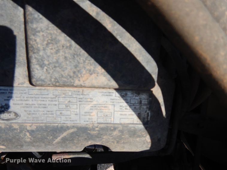 image for item DJ8968 1999 Mack CL700  semi truck