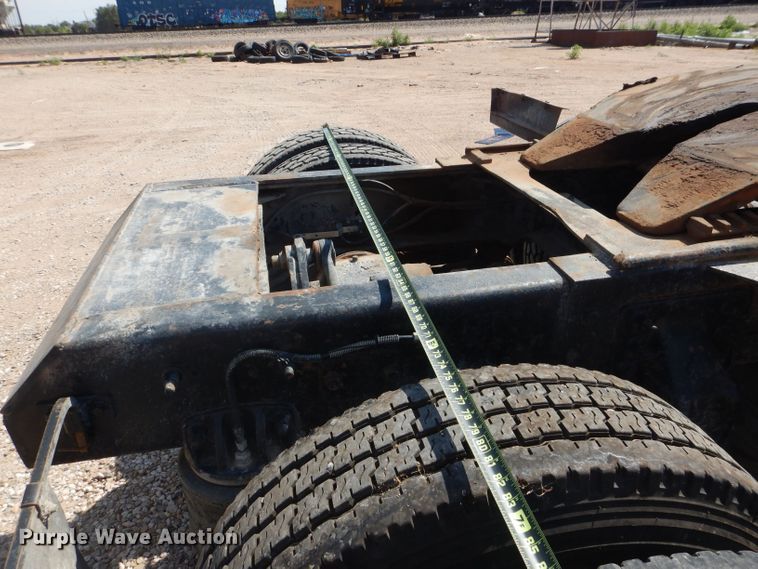 image for item DJ8968 1999 Mack CL700  semi truck