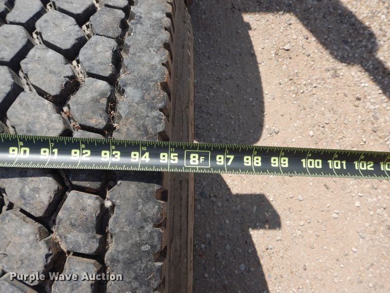 image for item DJ8968 1999 Mack CL700  semi truck