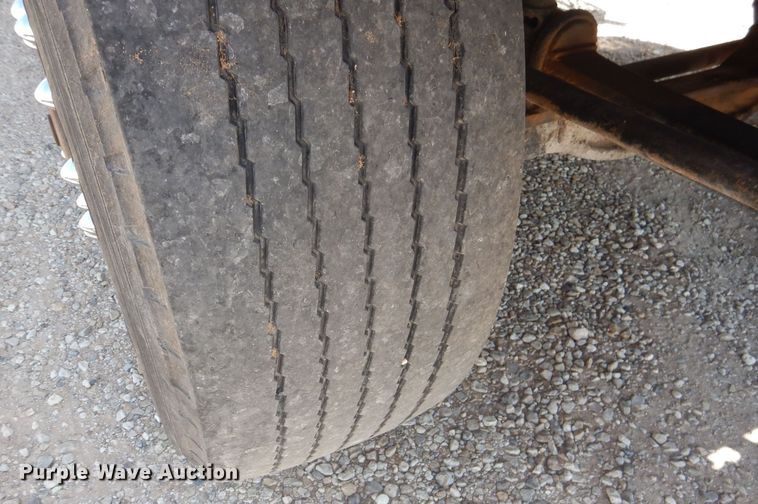 image for item DJ8968 1999 Mack CL700  semi truck