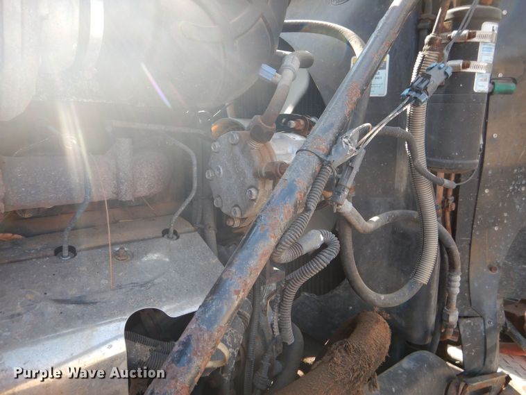 image for item DJ8969 2001 Mack CL713  semi truck