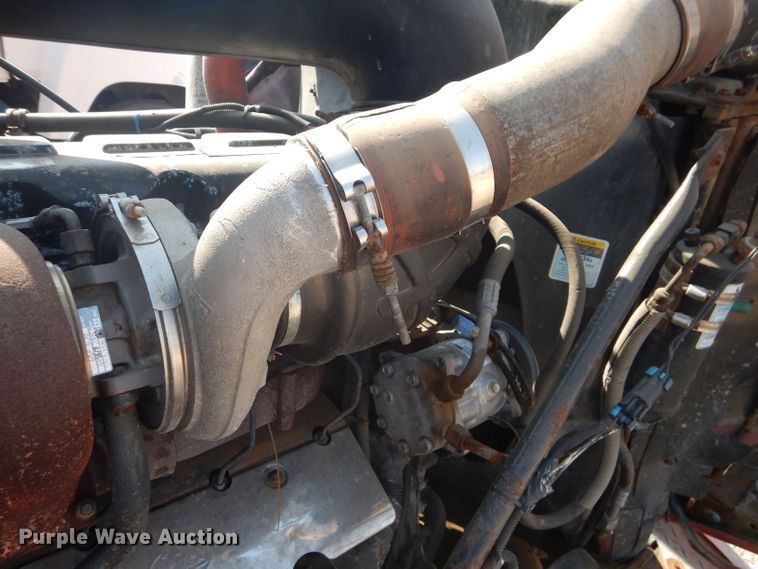 image for item DJ8969 2001 Mack CL713  semi truck