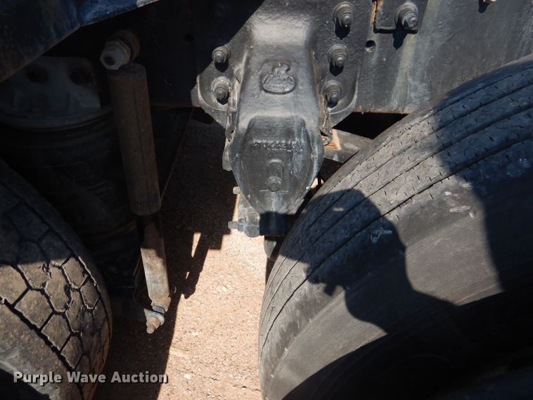 image for item DJ8969 2001 Mack CL713  semi truck