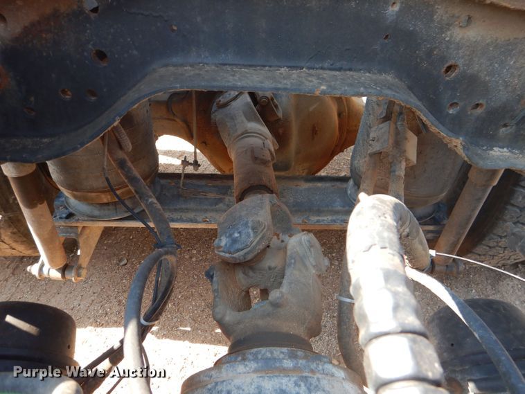 image for item DJ8969 2001 Mack CL713  semi truck