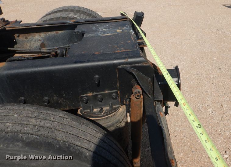 image for item DJ8969 2001 Mack CL713  semi truck