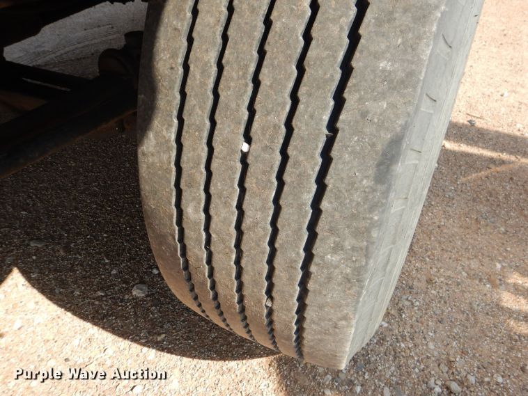 image for item DJ8969 2001 Mack CL713  semi truck