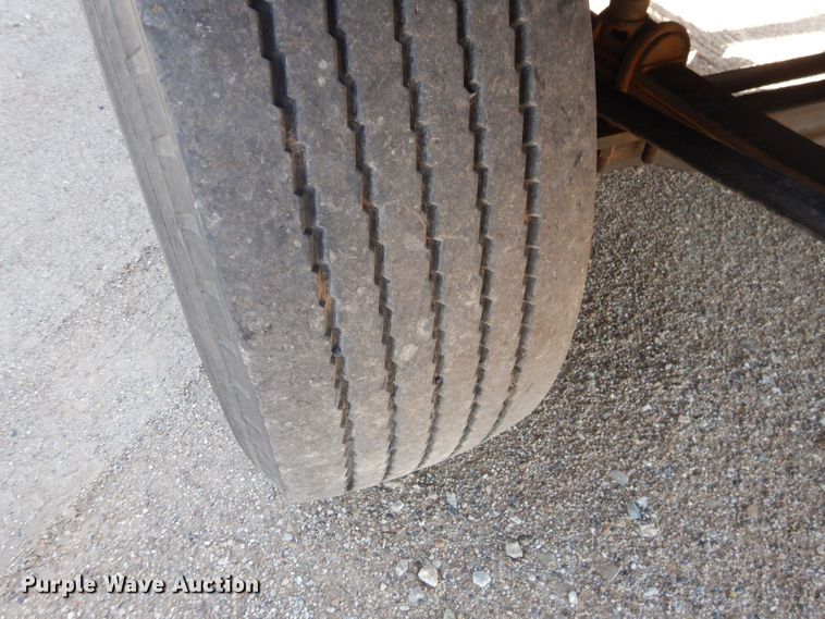 image for item DJ8969 2001 Mack CL713  semi truck