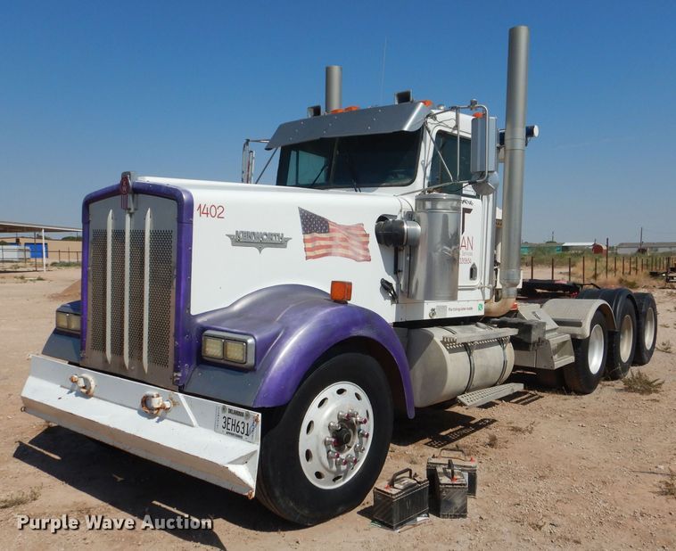 image for item DJ8972 1995 Kenworth W900B  semi truck