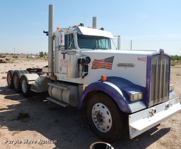 image for item DJ8972 1995 Kenworth W900B  semi truck