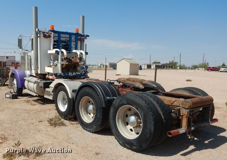 image for item DJ8972 1995 Kenworth W900B  semi truck