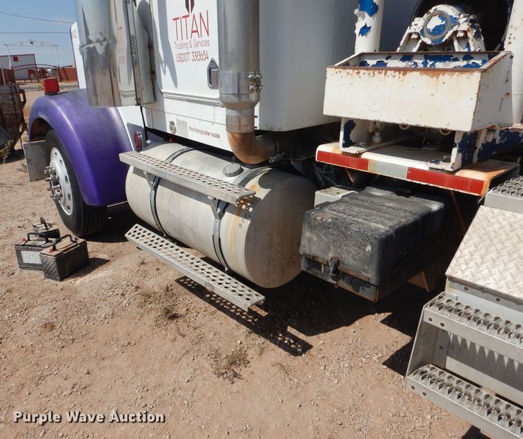 image for item DJ8972 1995 Kenworth W900B  semi truck