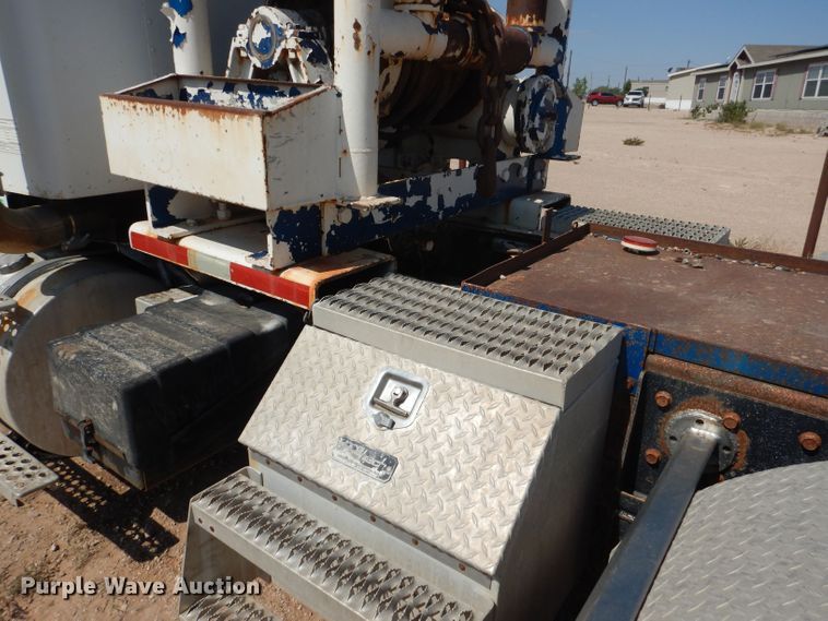 image for item DJ8972 1995 Kenworth W900B  semi truck