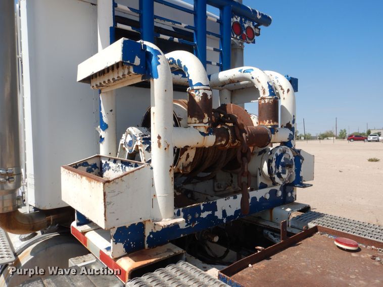 image for item DJ8972 1995 Kenworth W900B  semi truck