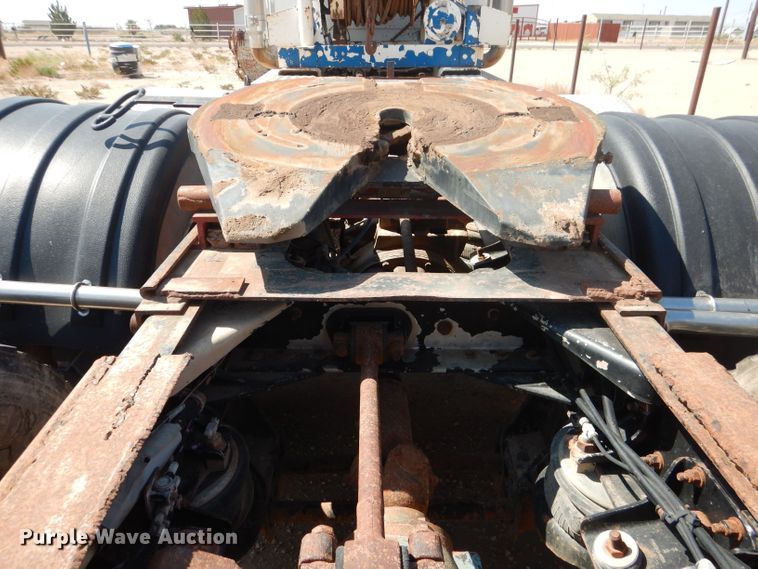 image for item DJ8972 1995 Kenworth W900B  semi truck