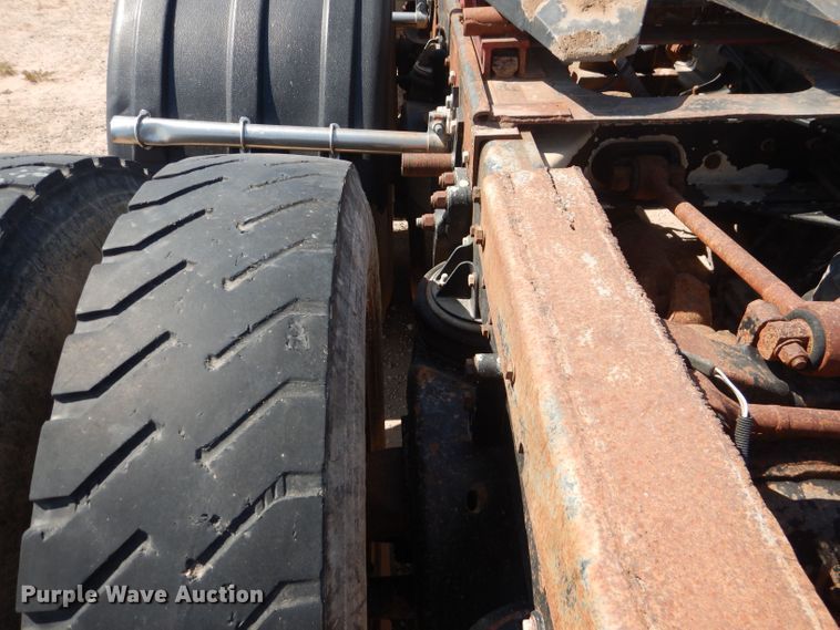 image for item DJ8972 1995 Kenworth W900B  semi truck