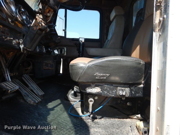 image for item DJ8972 1995 Kenworth W900B  semi truck