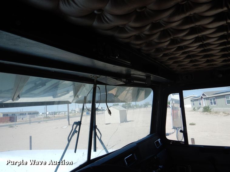 image for item DJ8972 1995 Kenworth W900B  semi truck