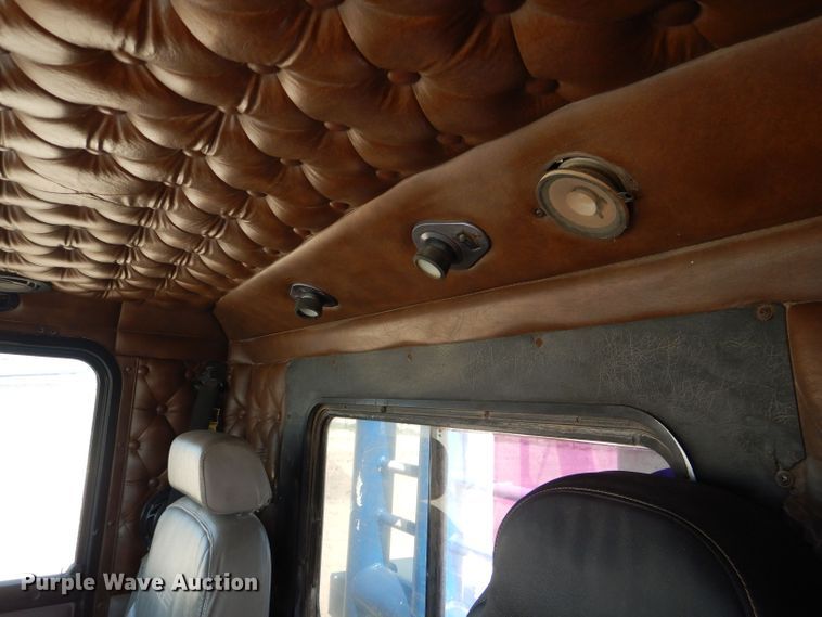 image for item DJ8972 1995 Kenworth W900B  semi truck