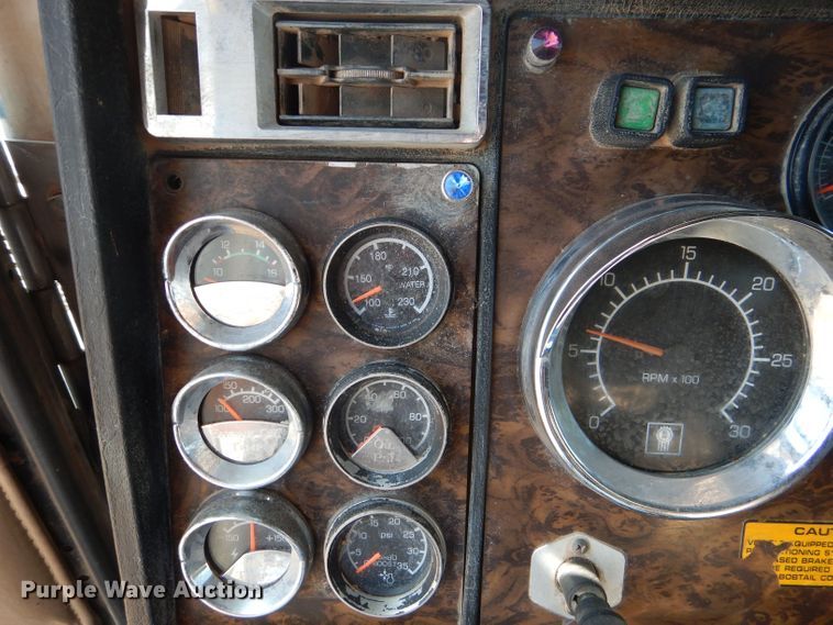 image for item DJ8972 1995 Kenworth W900B  semi truck