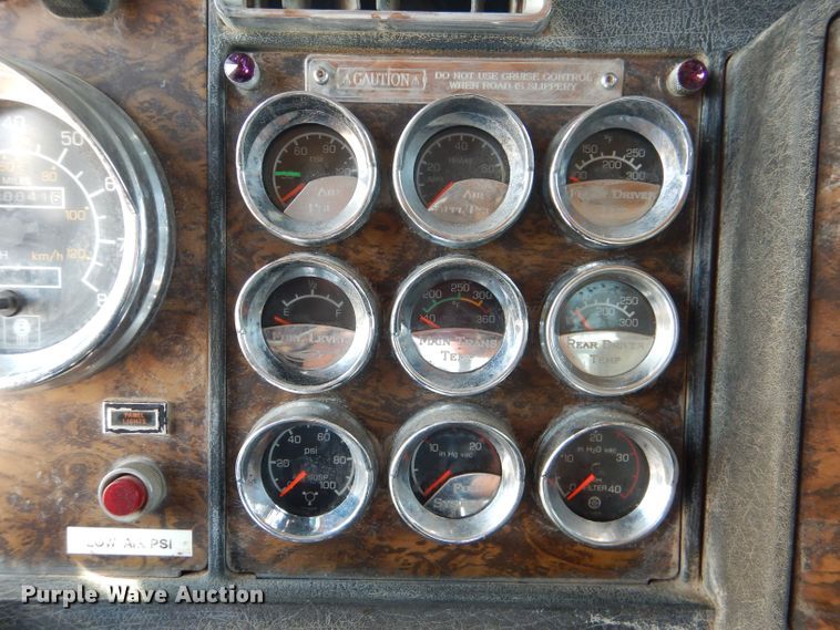 image for item DJ8972 1995 Kenworth W900B  semi truck