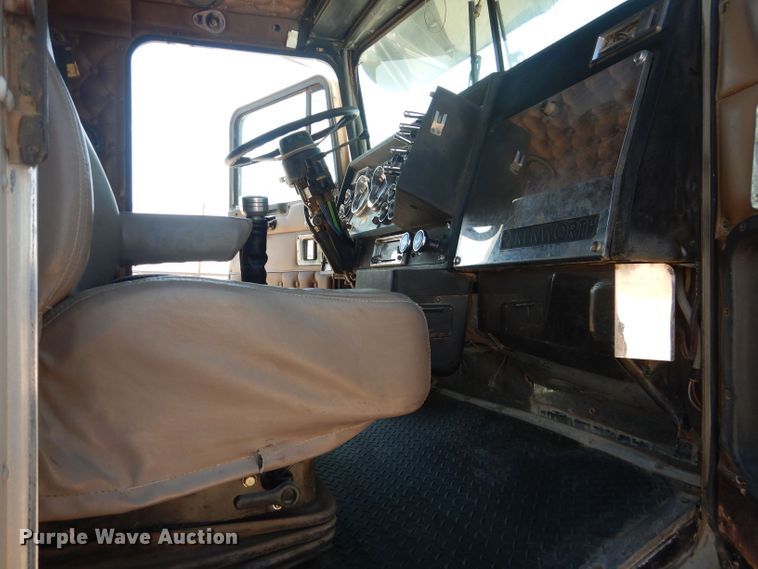 image for item DJ8972 1995 Kenworth W900B  semi truck