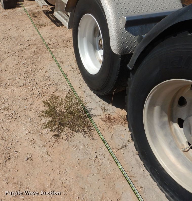 image for item DJ8972 1995 Kenworth W900B  semi truck