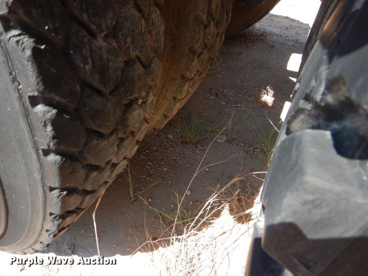 image for item DJ8972 1995 Kenworth W900B  semi truck