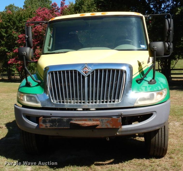 image for item DK0365 2012 International DuraStar 4300  truck cab and chassis