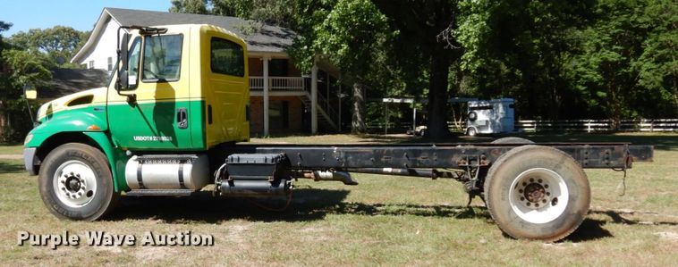 image for item DK0365 2012 International DuraStar 4300  truck cab and chassis