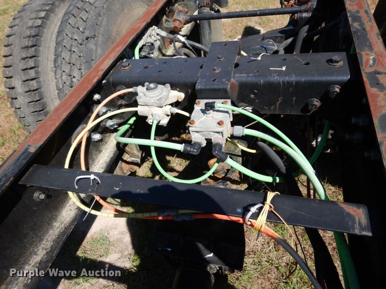 image for item DK0365 2012 International DuraStar 4300  truck cab and chassis