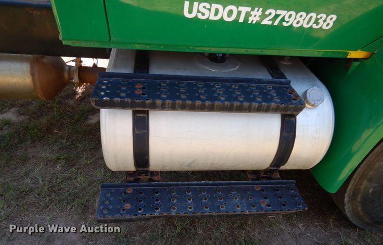 image for item DK0365 2012 International DuraStar 4300  truck cab and chassis