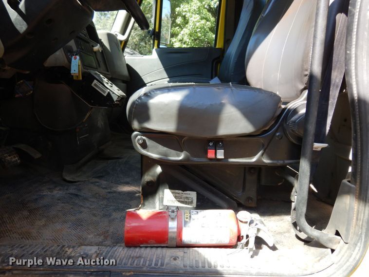 image for item DK0365 2012 International DuraStar 4300  truck cab and chassis