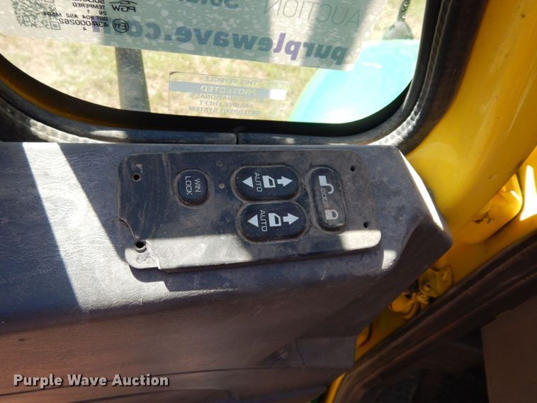 image for item DK0365 2012 International DuraStar 4300  truck cab and chassis