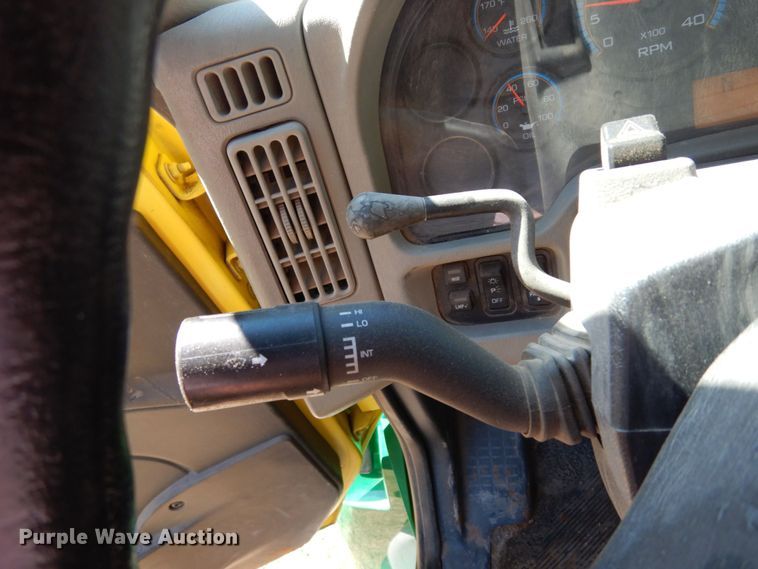 image for item DK0365 2012 International DuraStar 4300  truck cab and chassis