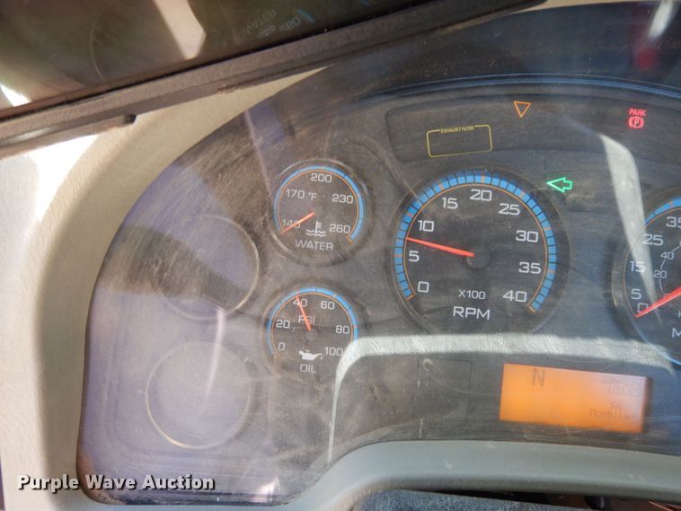 image for item DK0365 2012 International DuraStar 4300  truck cab and chassis