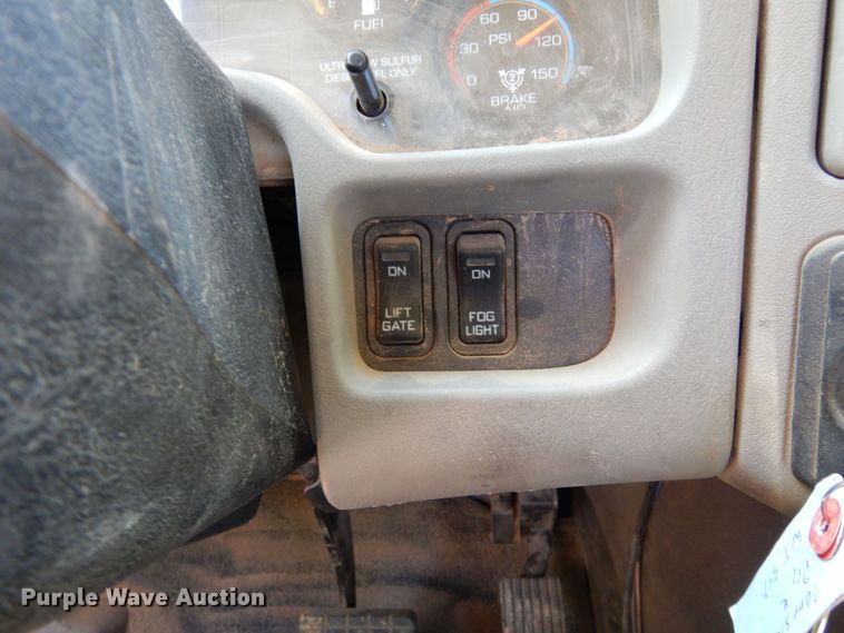 image for item DK0365 2012 International DuraStar 4300  truck cab and chassis